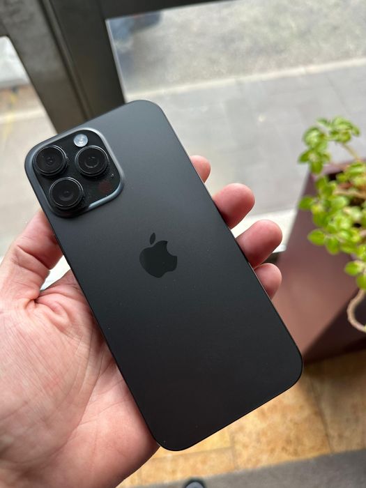 Vând iPhone 16 pro max