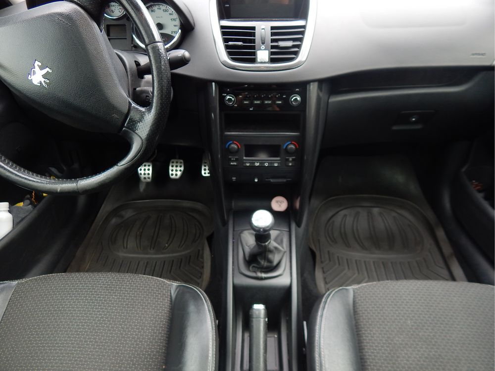 Peugeot 207 2006г 1.6 Турбо