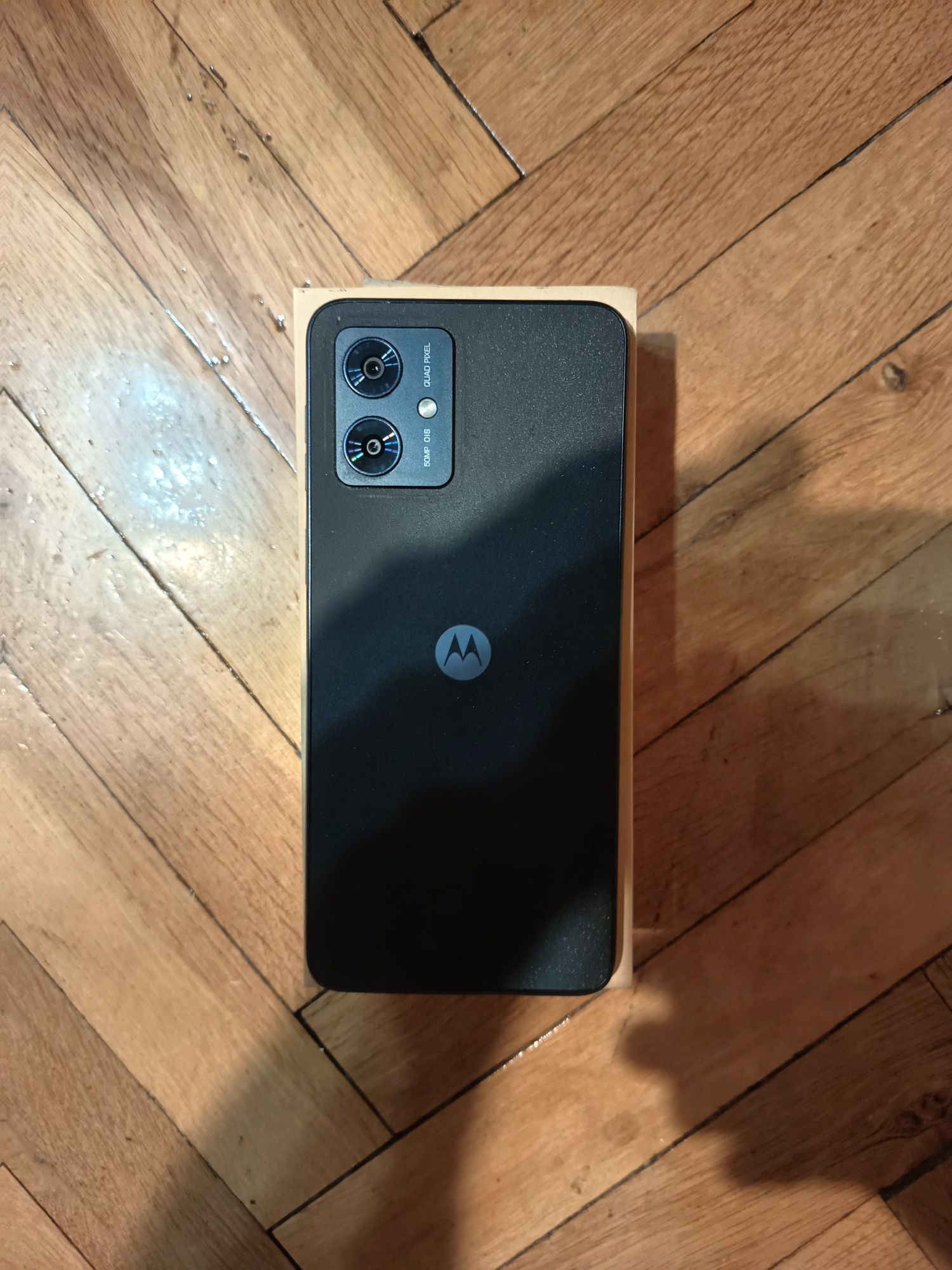 Телефон Motorola G54