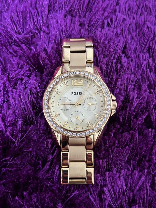 Ceas de damă Fossil Riley   auriu, elegant, cu cutie originală
