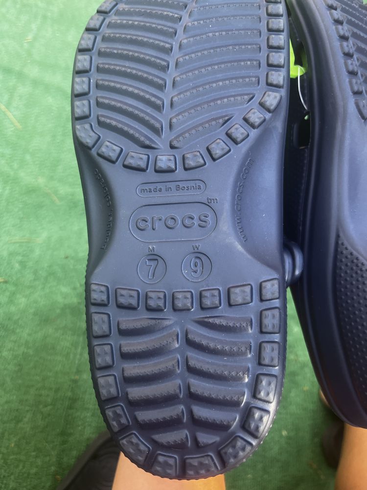 Продавам чисто нови не използвани crocs