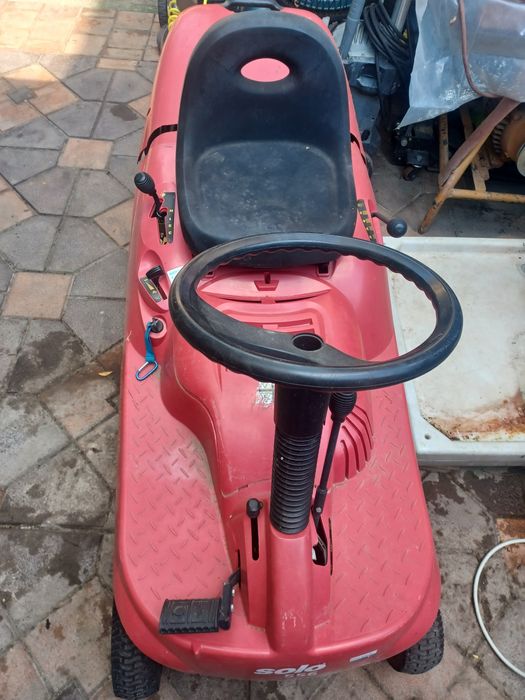 Masina de tuns  gazonul SOLO 556 cu pornire la cheie