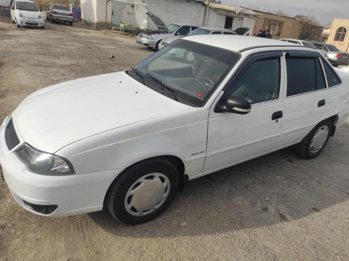 Moshina xolati yaxshi aybi yoʻq salonlari shumka qilingan 4 ta yangi b