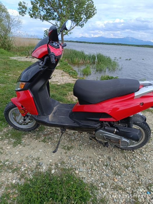 Scuter Pegasus în stare perfectă