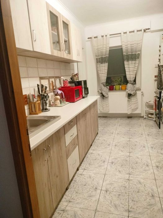 Apartament 3 camere de vânzare