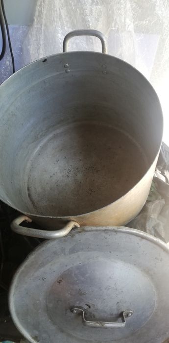 Продам алюминевую кастрюлю 50л. Советскую с крышкой в отличном состоян