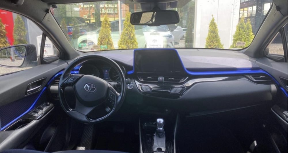 Toyota C-HR - бензин
