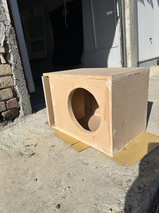 Incinta subwoofer auto custom difuzor 12”