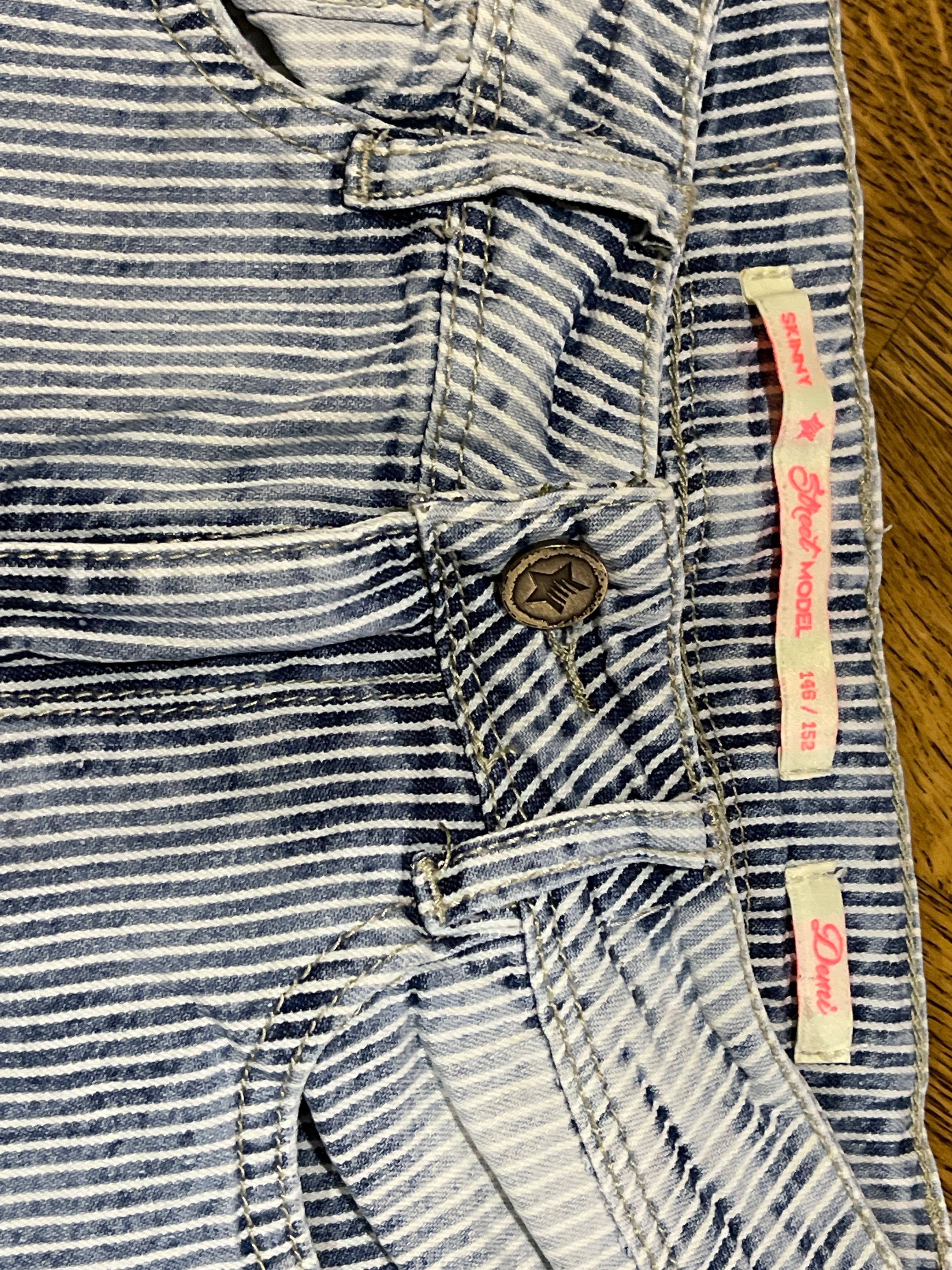 Джинсы на девочек на 6,7,8,9 лет  Levi’s, h&m (рваные джинсы)