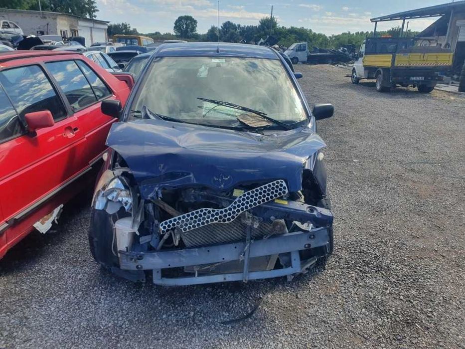 Toyota Yaris 1.0i за части