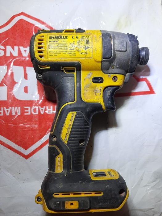 Devalt impac dcd887 brush