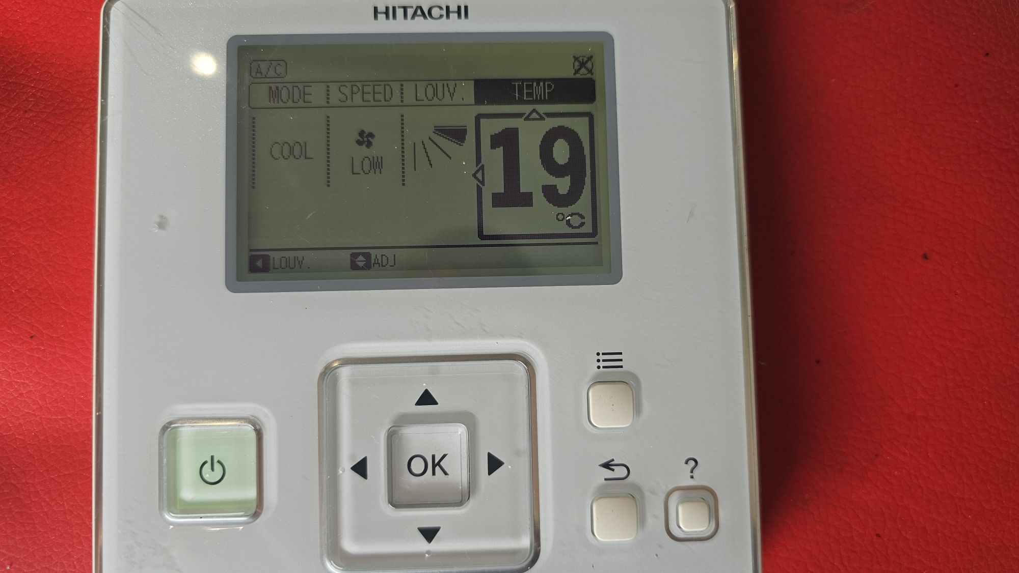 Hitachi 10kw стенен климатик RAS-4HVNC1E