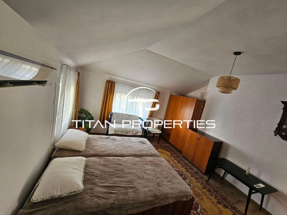 Дава се под наем Тристаен апартамент в Бургас, Център - 70 кв.м за 408 € - Снимка #2