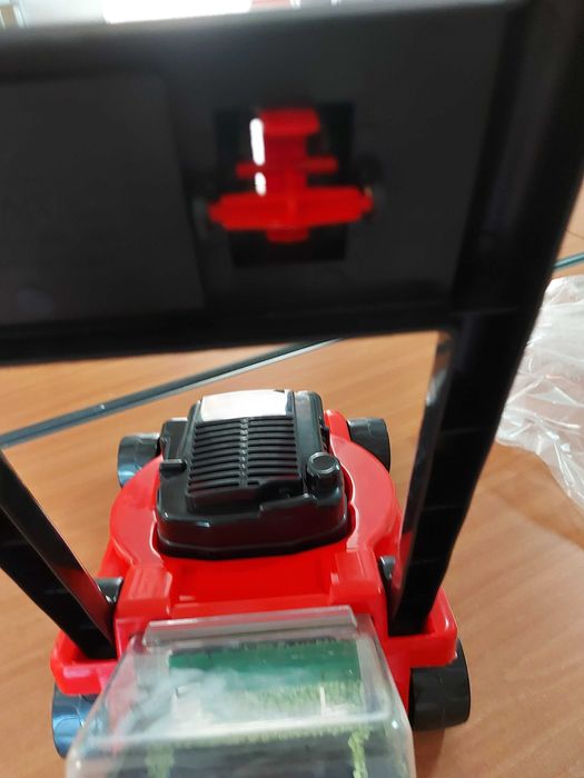 Masina de tuns gazon jucarie Jonsered