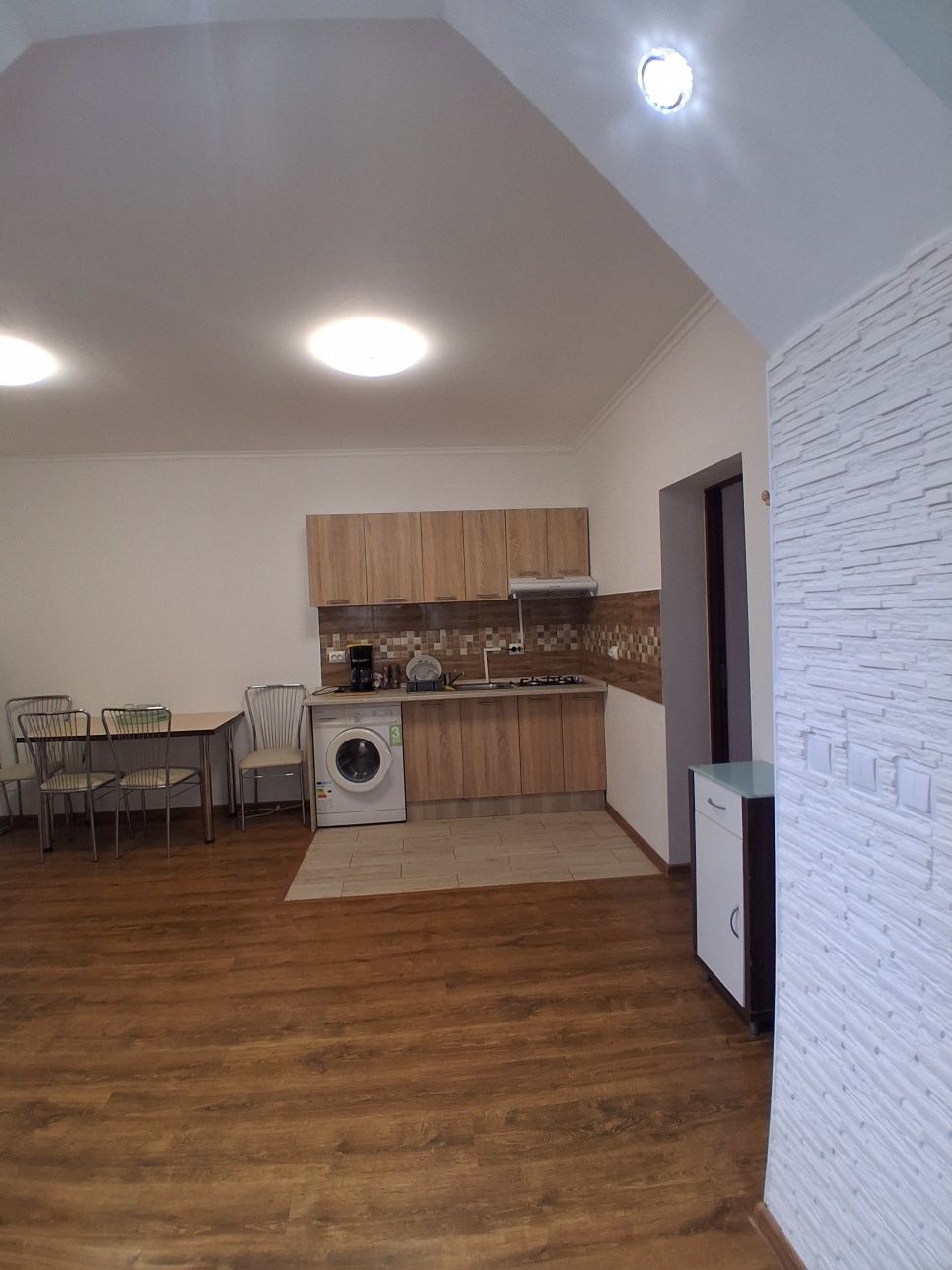 Cazare Muncitori / FIRME IN ORADEA -PRET 50 RON pers