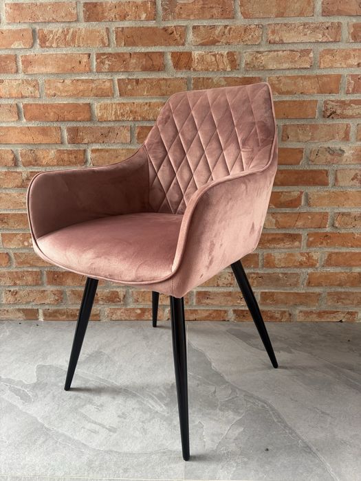 Scaun dining roz pastel 2 buc/250 ron buc
