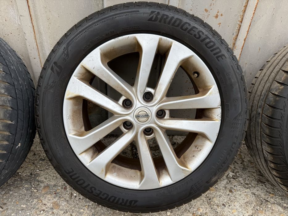 Оригинални джанти Nissan Juke 17 гуми Bridgestone 215/55R17