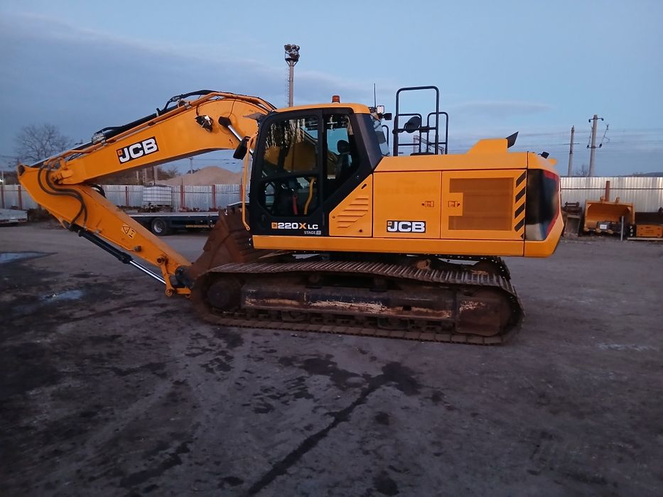 Vand excavator jcb 220XLC