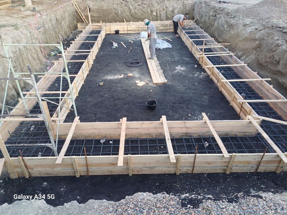 Недостроенное здание