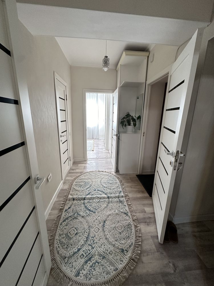 Продается 2-комн. квартира, мкр Нурсат (с подвал. помещением)