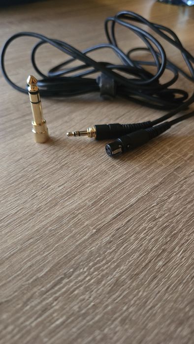 Caști de referința/studio AKG K702