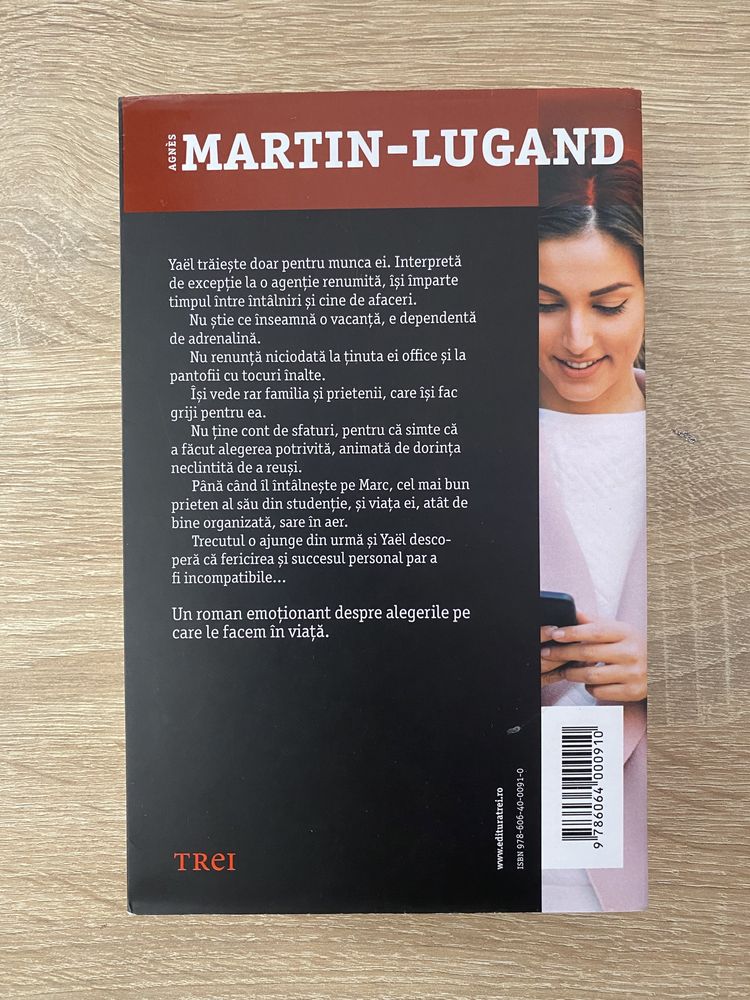 Îmi pare rău, sunt așteptata de Agnes Martin-Lugand