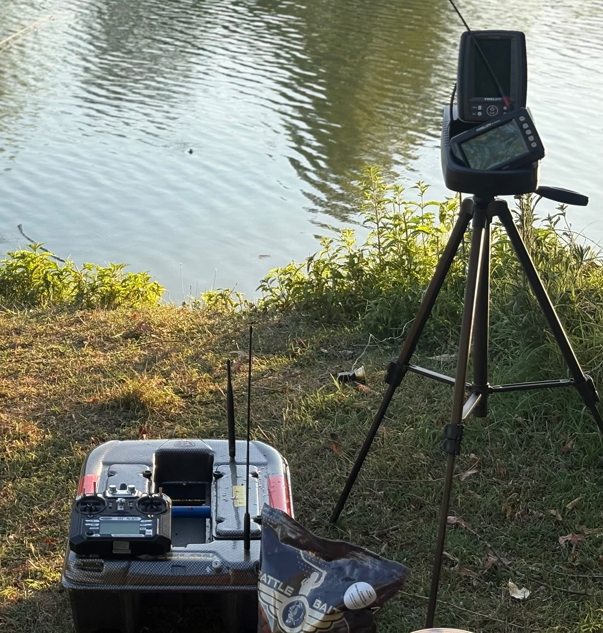 Лодка за захранка Carpmadness / Toslon + сонар и GPS
