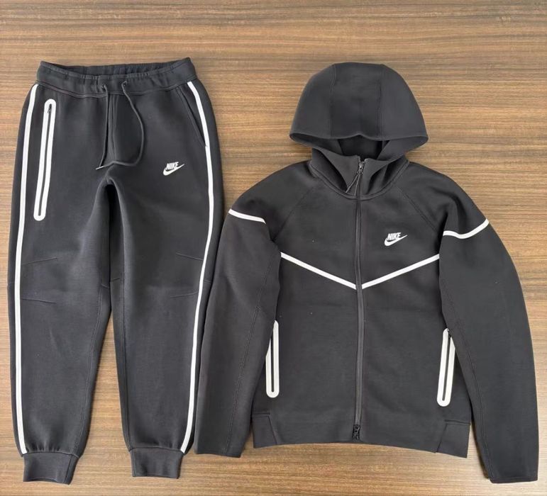 Nike Tech Fleece Black/Reflective
