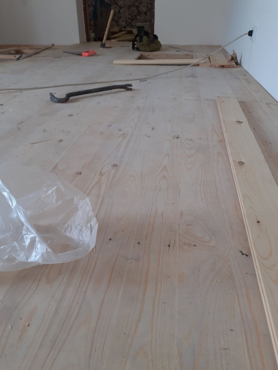 Tarket laminant DSP reka shpuntli pol ishlarini sifatli qilib bitirib