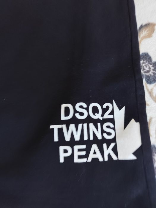 Тениски DSQ2 Balenciaga Чисто ново не използвани