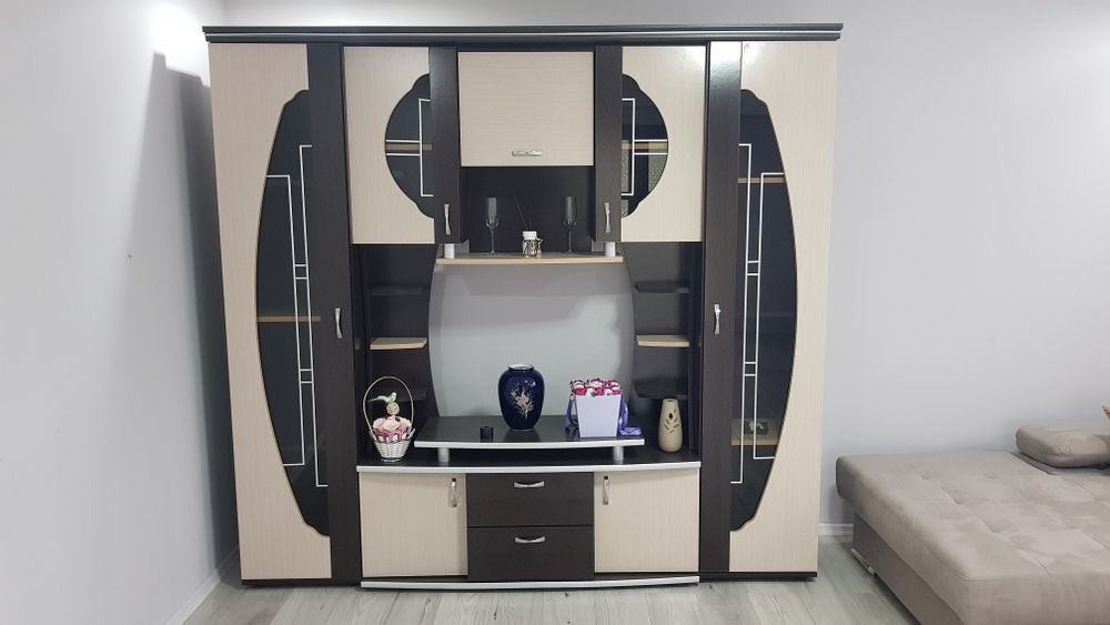 Mobila de sufragerie/living