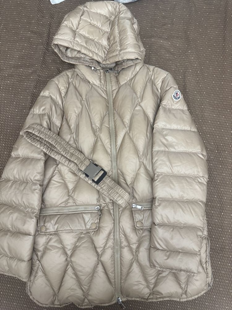 Продам куртку Moncler