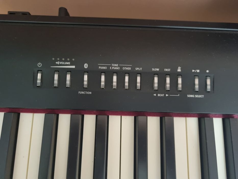 Pian digital Roland FP30