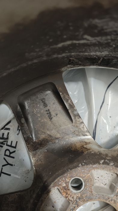 Vând jante honda r17