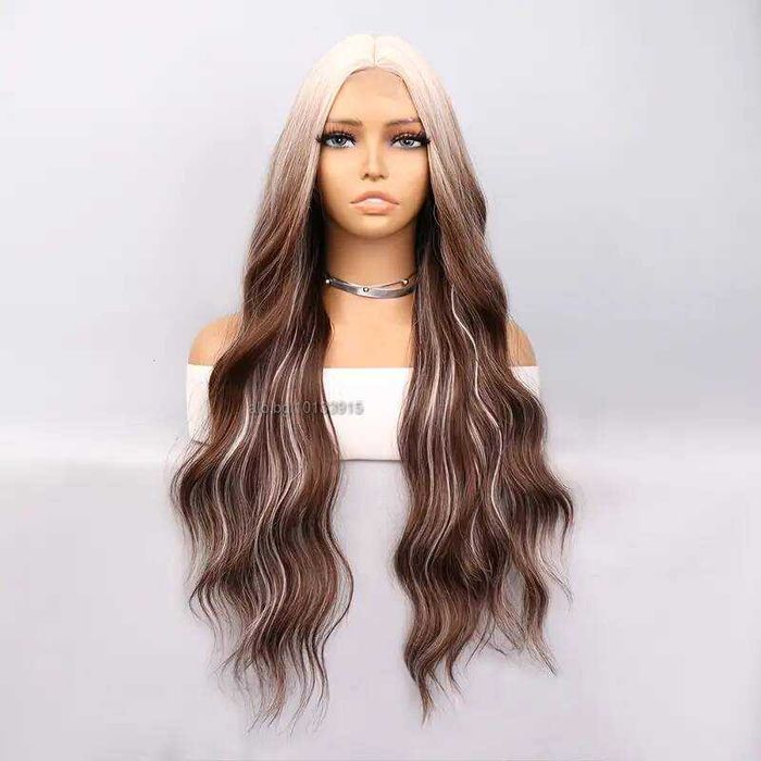 Ефектна омбре кафява перука с руси корени на път