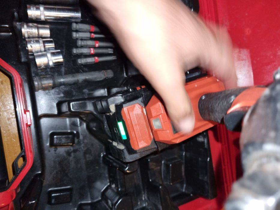 Impact roti hilti siw6 22 nuron cu baterie de 8 amperi cutie si acceso