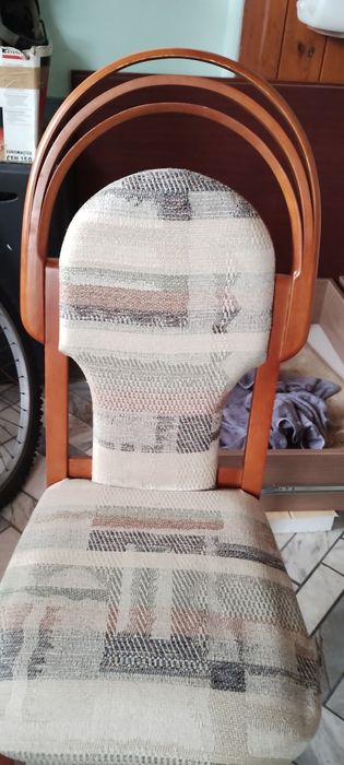 Продавам маса и 6 стола