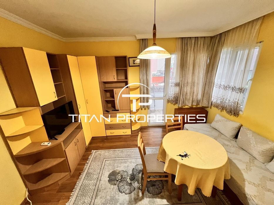 Дава се под наем Двустаен апартамент в Бургас, Лазур - 70 кв.м за 408 € - Снимка #1