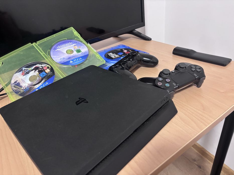 Ps4slim 1 TB, 2 джойстика + игри.