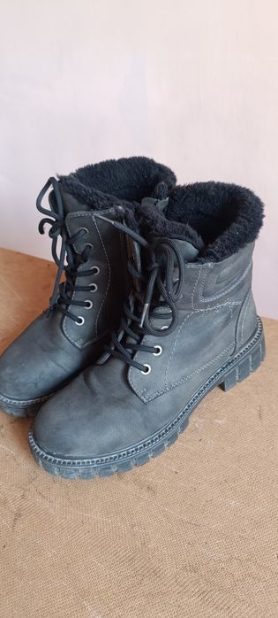 Срочно продам шикарные женские обуви.