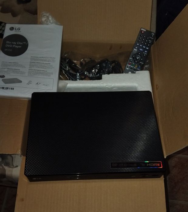 LG BP-250 Region free Blu-ray Player, Multi Region Smart 110