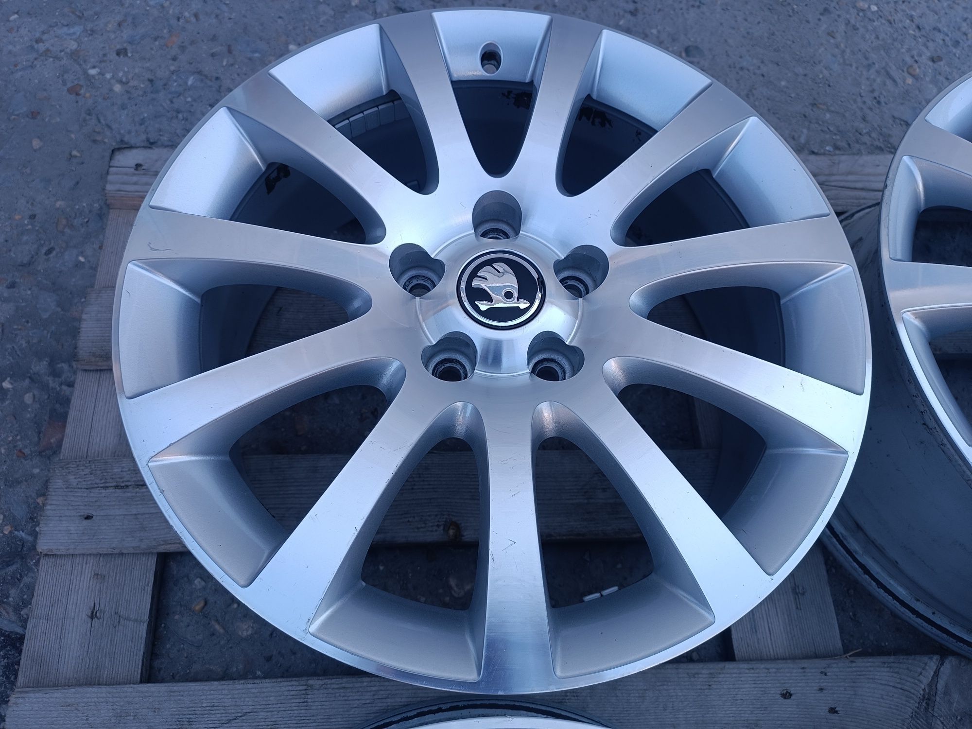 Лети джанти 17ки 5х112 Skoda