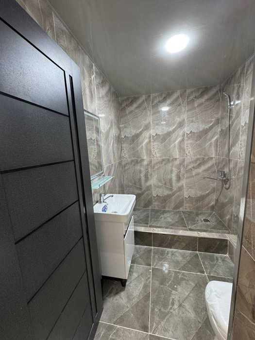 улица Иззат 3/1/7, кирпич новостройка с ремонтом, ориентир Водоканал