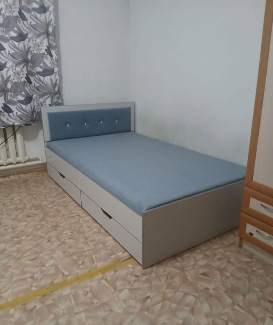 Кровать новая, односполые и полуторка.