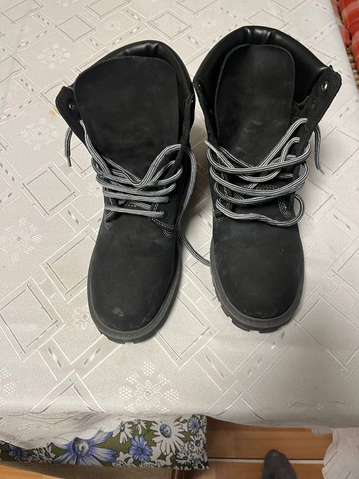 Чисто нови обувки кожени