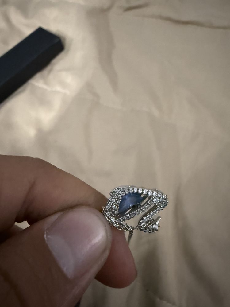 Луксозно колие Swarovski “Лебед” със син кристал – Оригинал