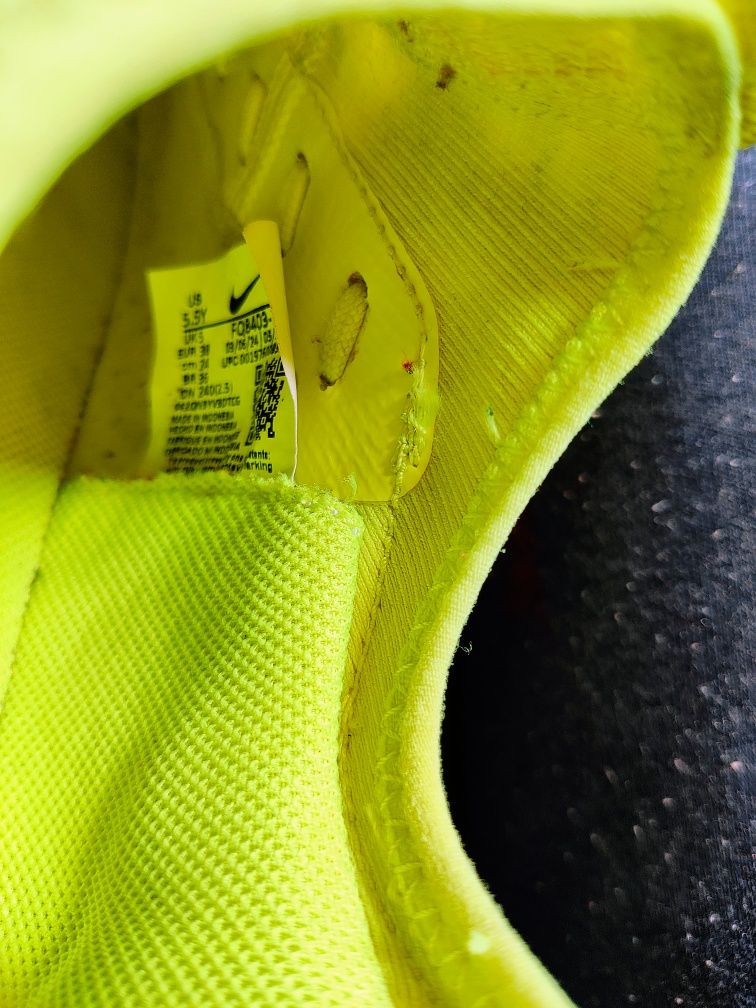 Оригинални бутонки на Nike 38 номер
