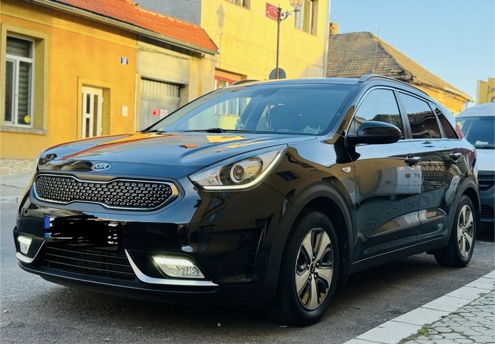 Vând Kia Niro hybrid cu garanție