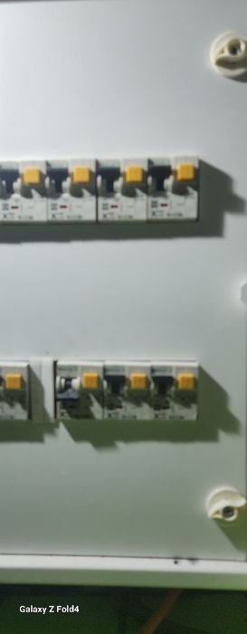 Electrician electrician