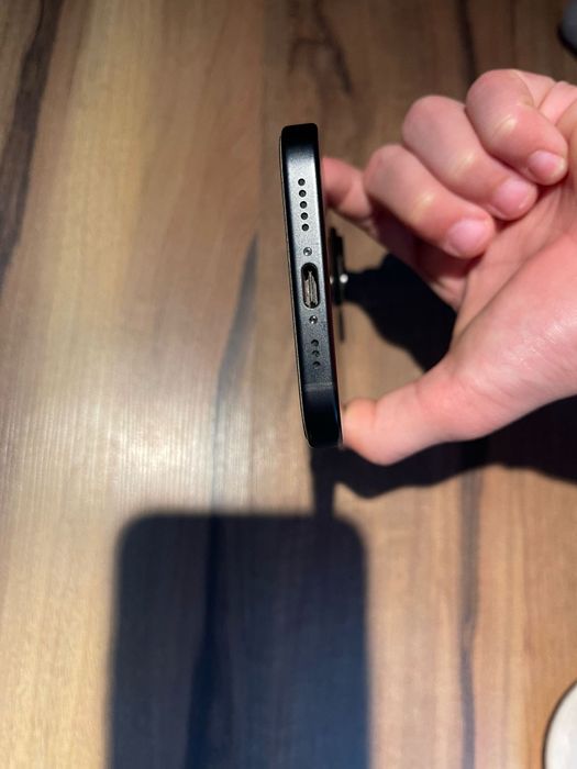 Vând IPhone 15 128GB